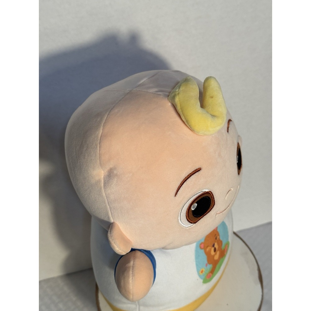Jazwares SQCM00041 Squishmallows Original CoComelon HugMees 14-Inch JJ - Large - Picture 8 of 9